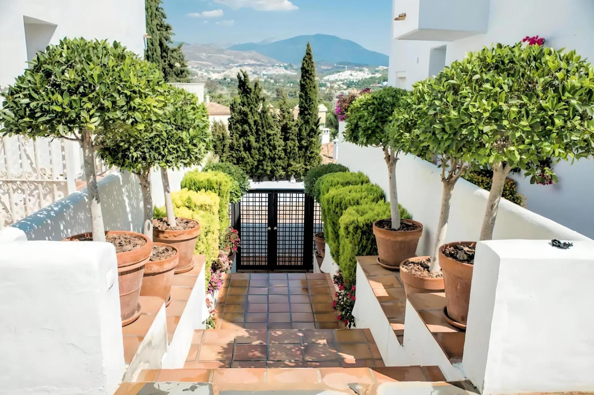 Gorgeous 2Br Apt. W/ Mountain View Puerto Banus Marbella Exterior foto